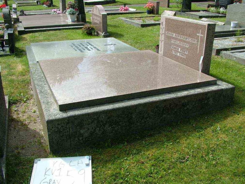 Gravnummer: 7 02    59-2