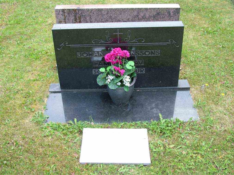 Gravnummer: 7 05    37-2