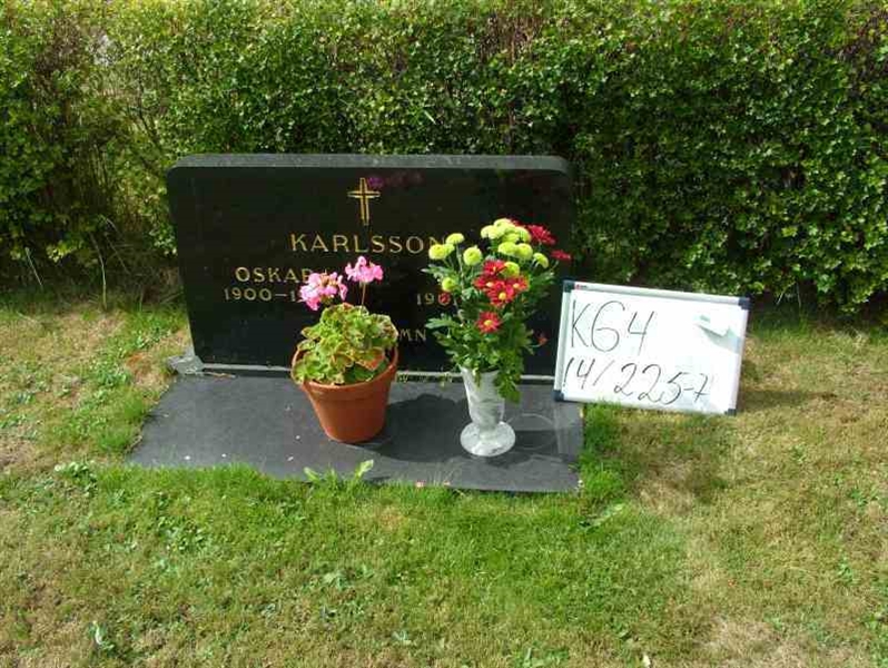 Hautatunnus: 4 14-G   225-227