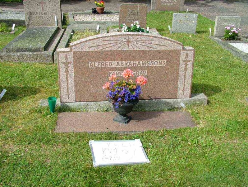 Gravnummer: 7 02    30-2