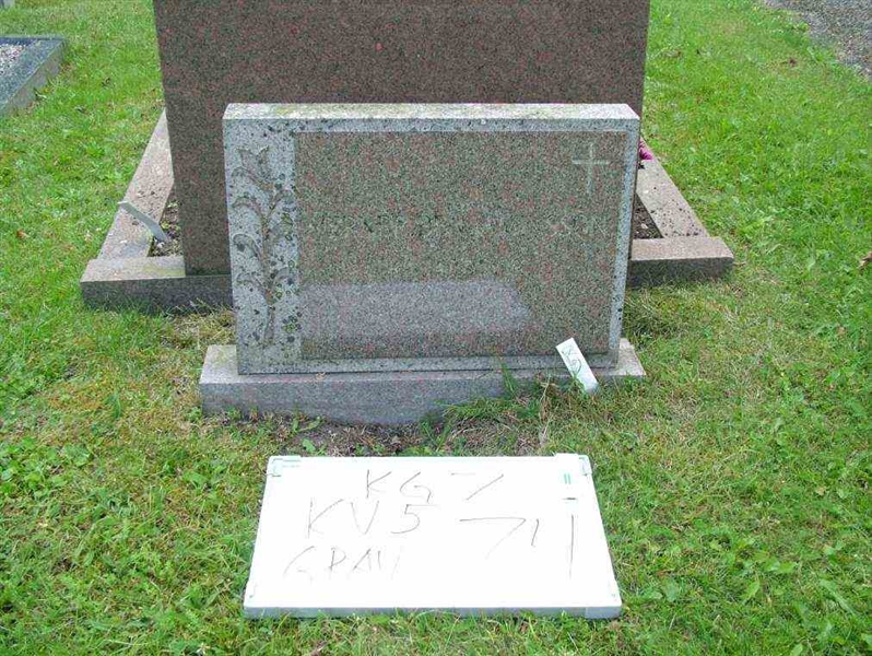 Gravnummer: 7 05    74-2