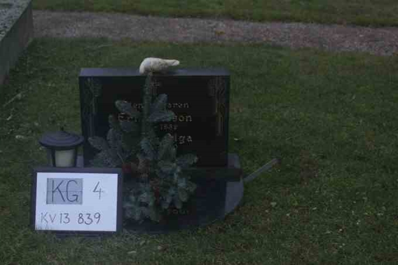 Gravnummer: 4 13   839