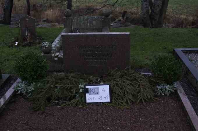 Hautatunnus: 4 11    48-49