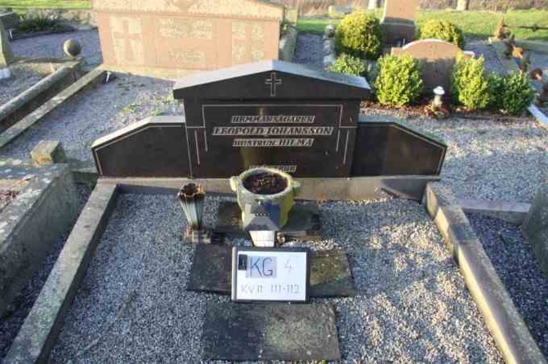 Hautatunnus: 4 11   111-112