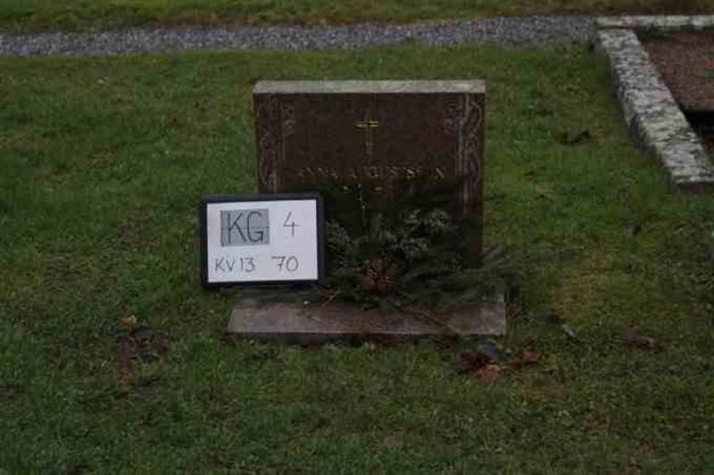 Gravnummer: 4 13    70