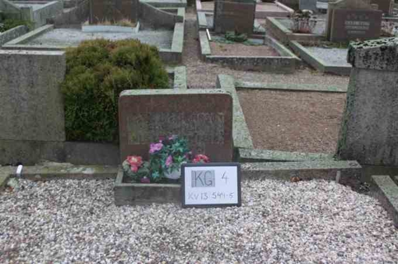 Hautatunnus: 4 13   544-545