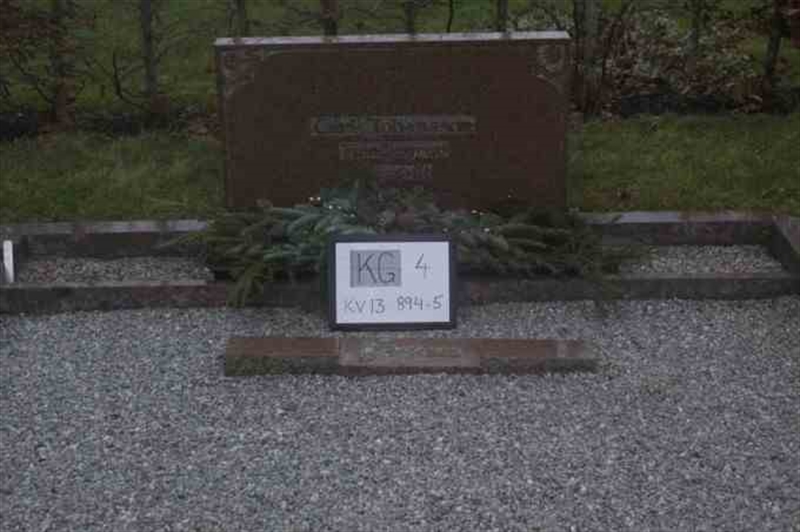 Hautatunnus: 4 13   894-895