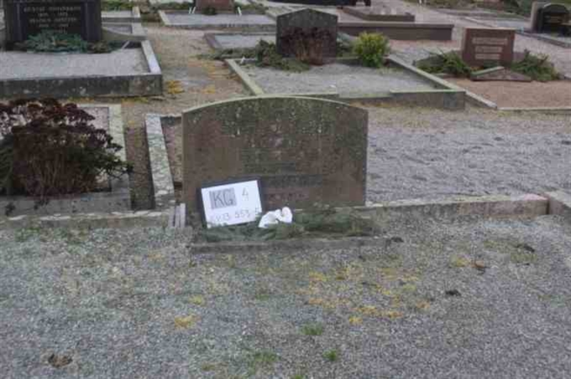 Hautatunnus: 4 13   553-555