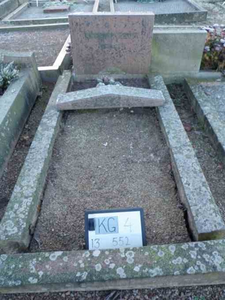 Hautatunnus: 4 13   552