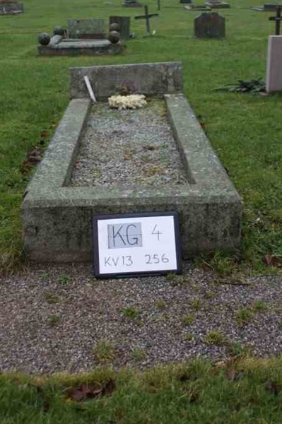 Hautatunnus: 4 13   256