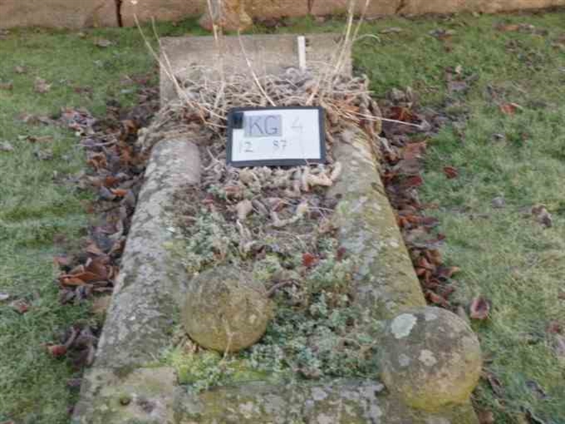 Hautatunnus: 4 12    87