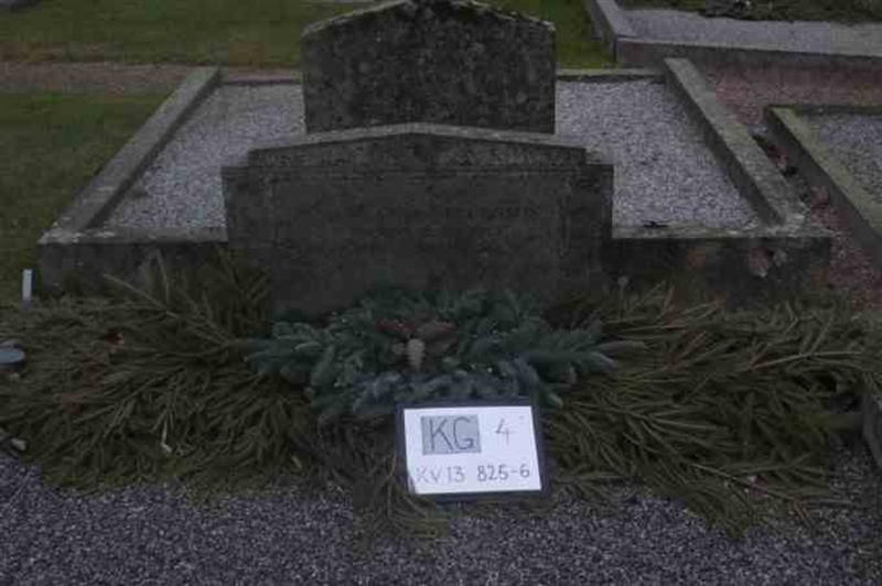 Gravnummer: 4 13   825-826