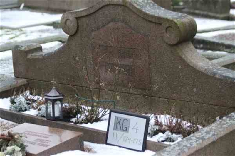 Hautatunnus: 4 11   174-175