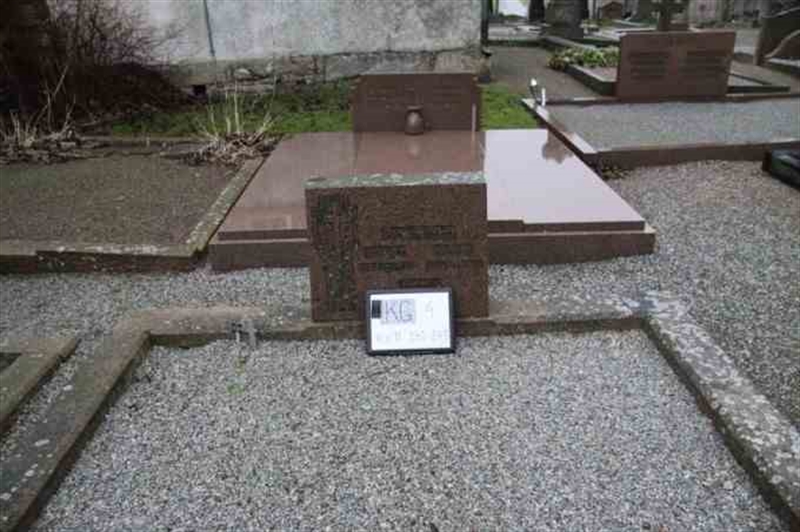 Hautatunnus: 4 11   242-243