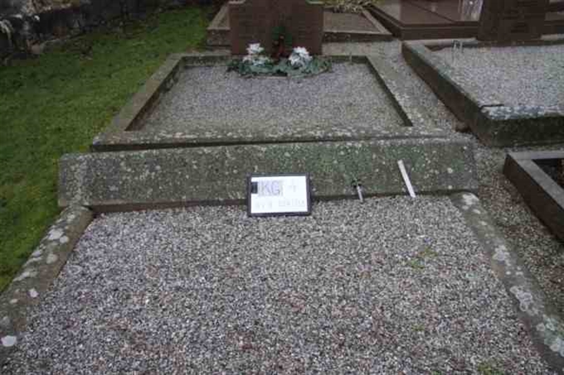 Hautatunnus: 4 11   254-255