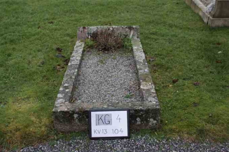 Hautatunnus: 4 13   104