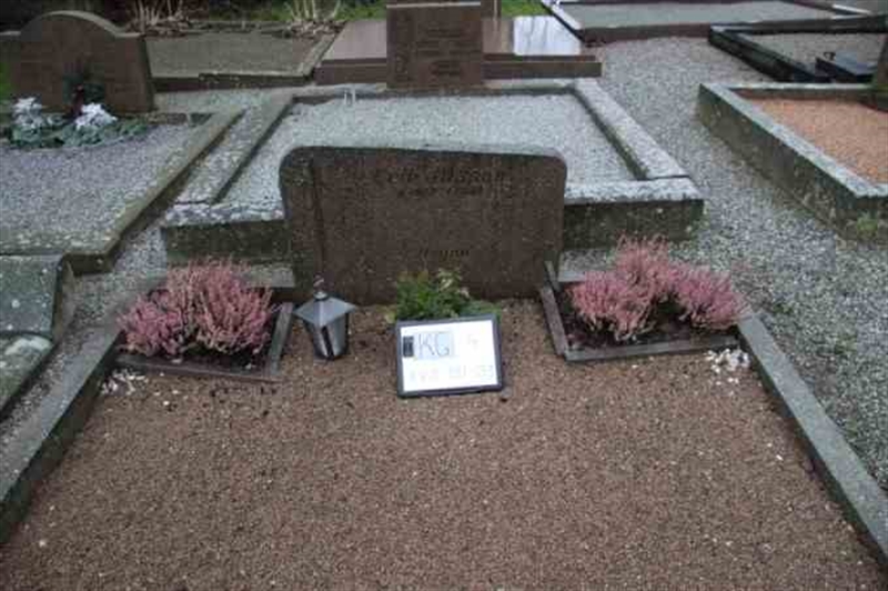 Hautatunnus: 4 11   251-253