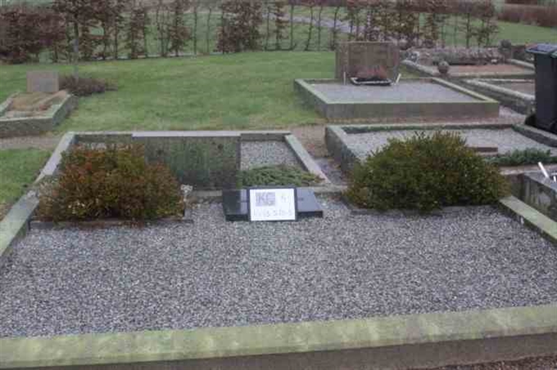 Hautatunnus: 4 13   570-573