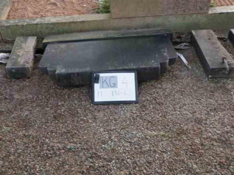 Hautatunnus: 4 11   231-232