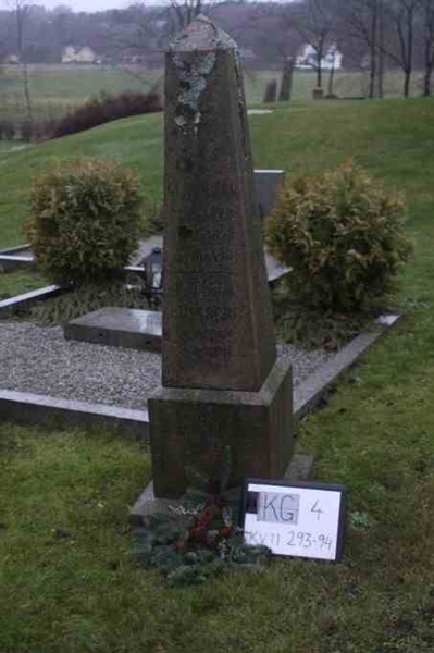 Hautatunnus: 4 11   293-294