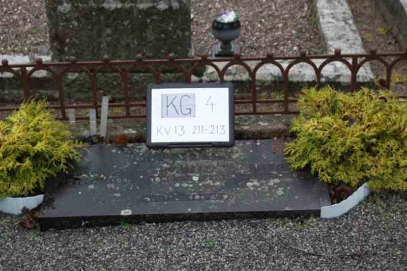 Hautatunnus: 4 13   211-213