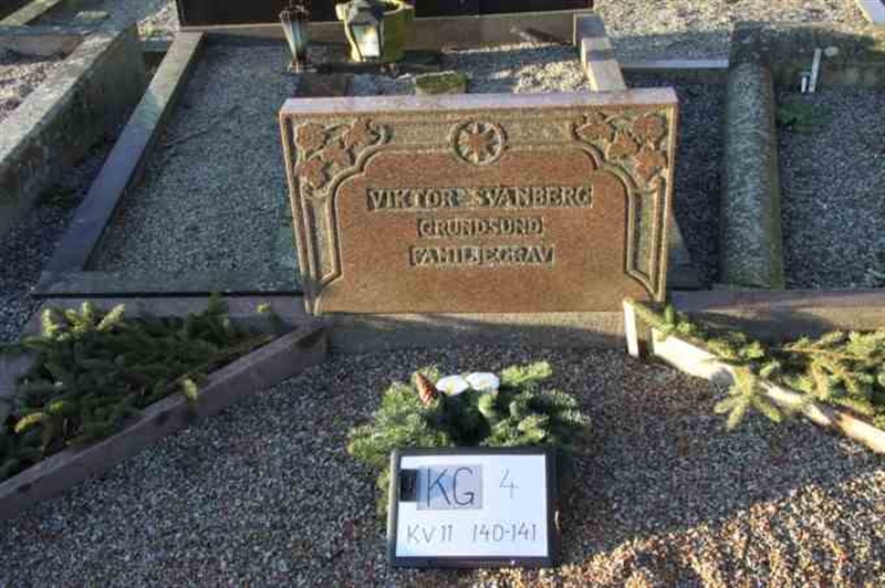 Hautatunnus: 4 11   140-141