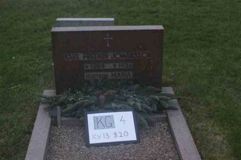 Hautatunnus: 4 13   820