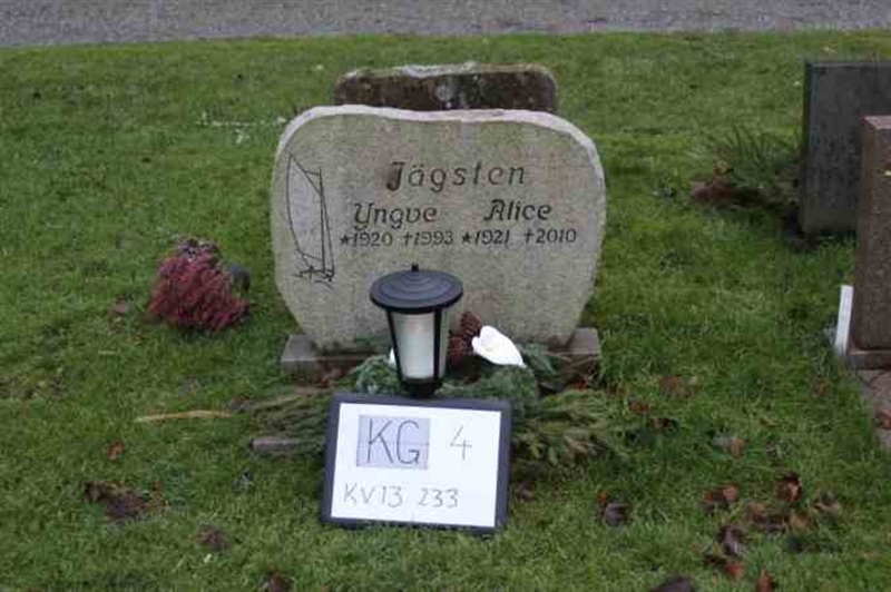 Hautatunnus: 4 13   233