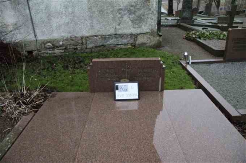 Hautatunnus: 4 11   233-234