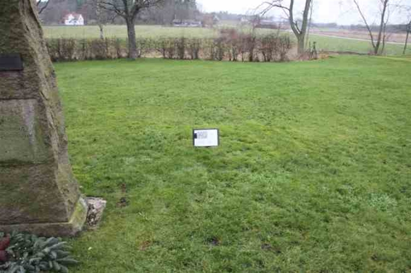 Gravnummer: 4 12    18