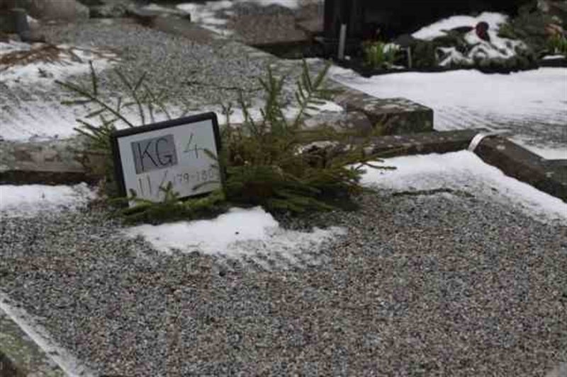 Hautatunnus: 4 11   179-180