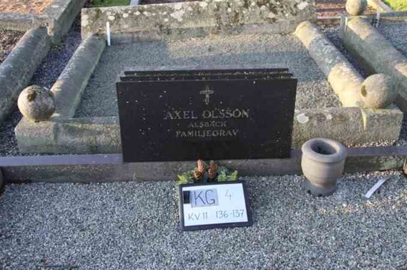 Hautatunnus: 4 11   136-137