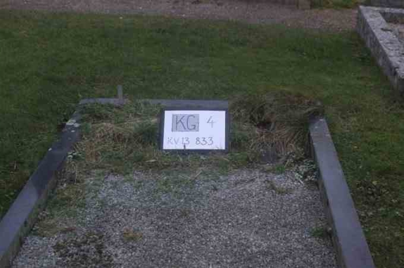 Hautatunnus: 4 13   833