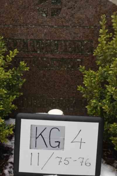 Hautatunnus: 4 11    75-76