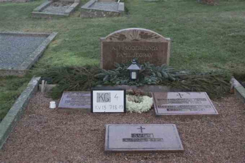 Gravnummer: 4 13   718-719