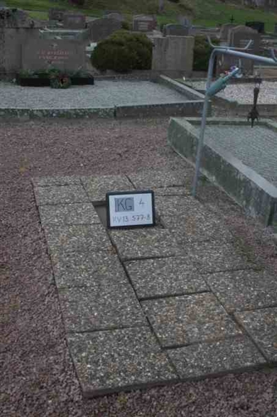 Gravnummer: 4 13   577-578