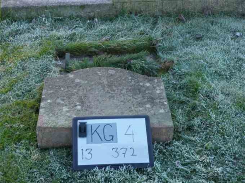 Hautatunnus: 4 13   372