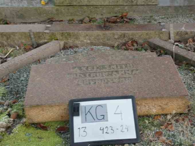 Hautatunnus: 4 13   423-424