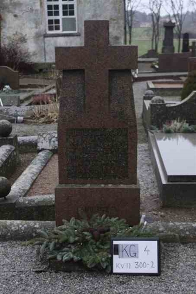 Hautatunnus: 4 11   300-302