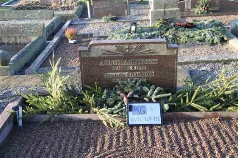 Hautatunnus: 4 11   127-128