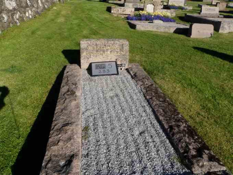 Gravnummer: 5   283-1