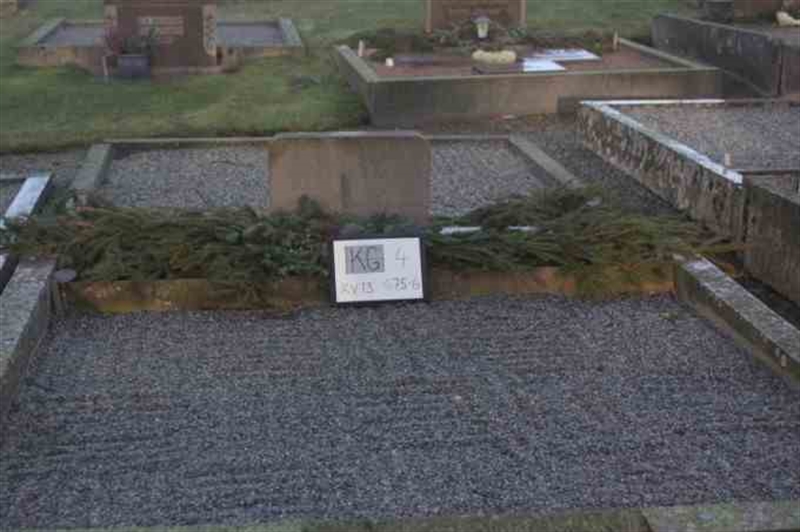 Hautatunnus: 4 13   675-676