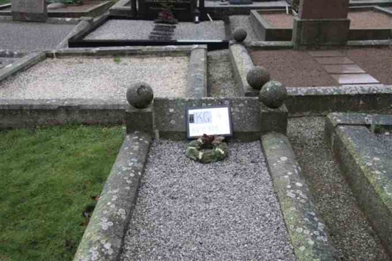 Hautatunnus: 4 11   325