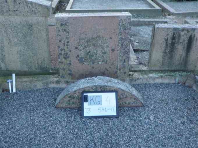 Hautatunnus: 4 13   546-547