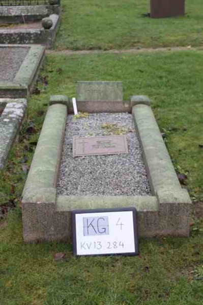 Gravnummer: 4 13   284