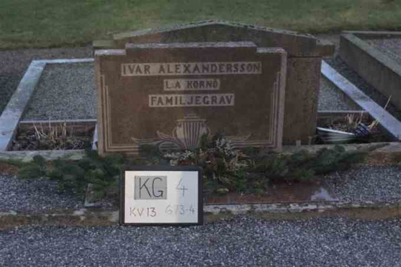 Gravnummer: 4 13   673-674