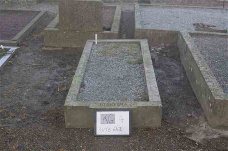 Hautatunnus: 4 13   642