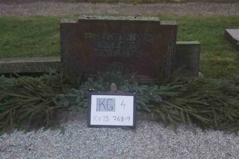 Gravnummer: 4 13   768-769