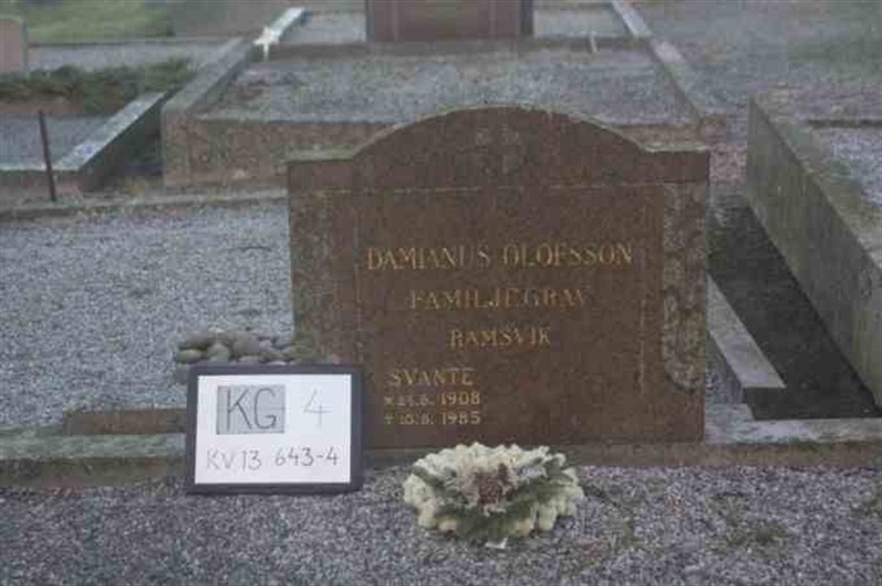 Hautatunnus: 4 13   643-644