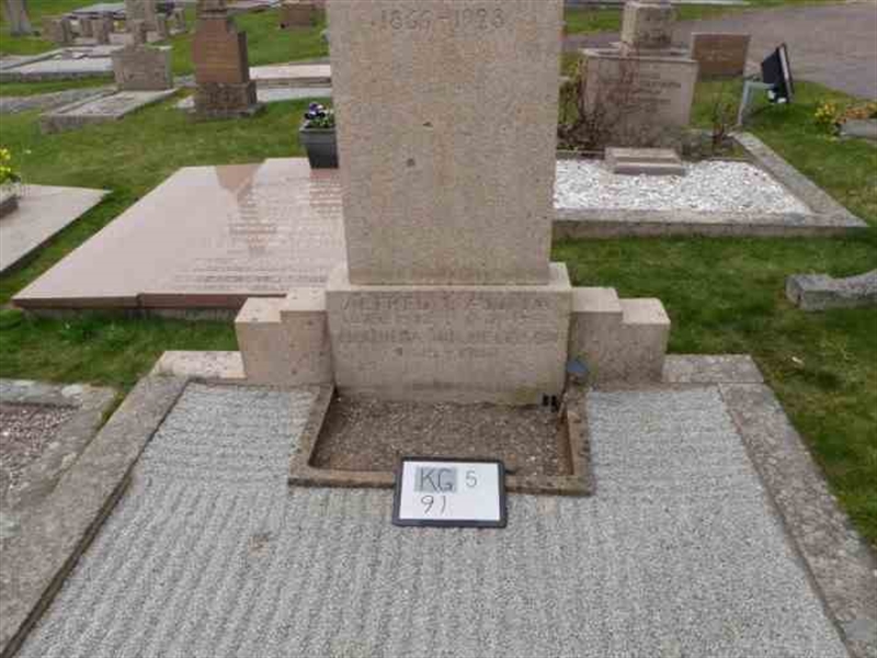 Gravnummer: 5    91-3